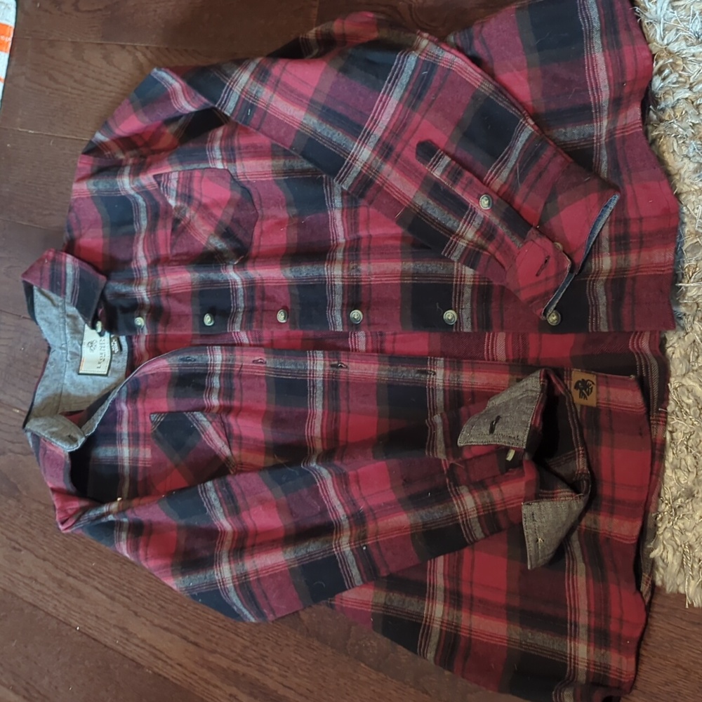 Legendary Whitetails flannel shirt size medium